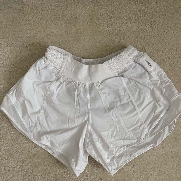 lulu lemon low rise lined hotty hot shorts - Picture 3 of 4